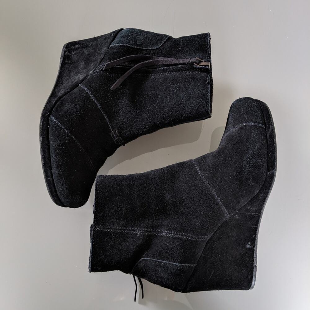 Toms Black Suede Wedge Desrhi Side Zip Booties - Picture 2 of 8